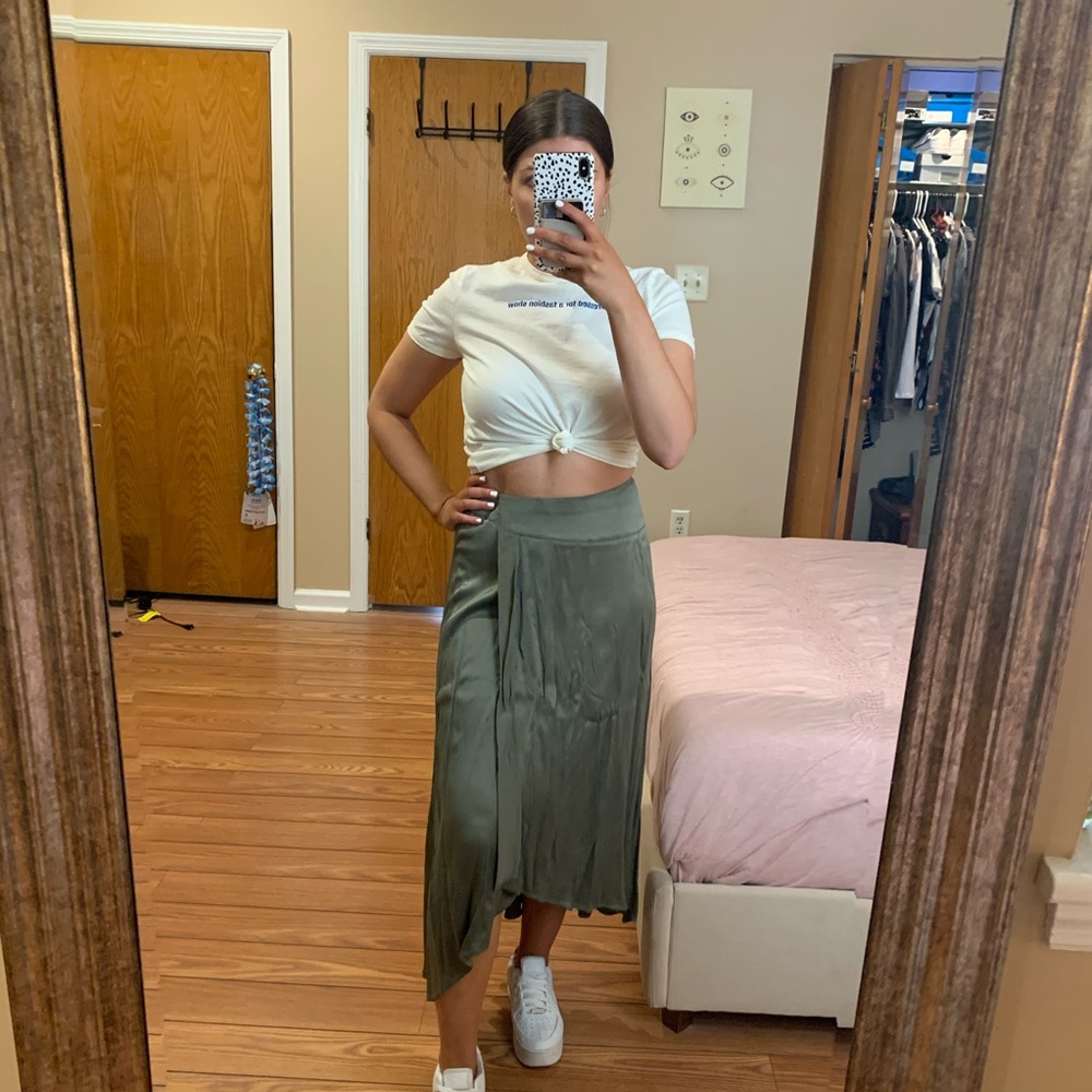 🔥LAST CHANCE🔥 
Silky Faux Wrap Midi Skirt